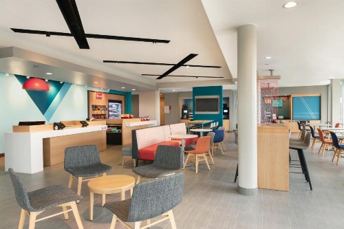avid hotels - Ft Lauderdale Airport - Cruise an IHG Hotel - image 3