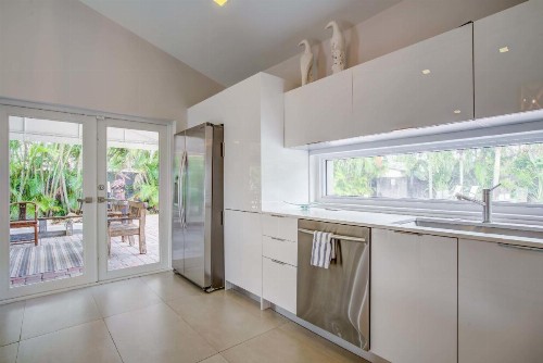 Breathtaking House and Backyard Near Wilton Manors - image 3