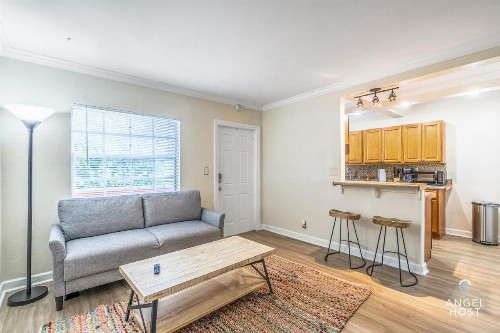Cozy Stay at Wilton Manors by Angel Host - image 13