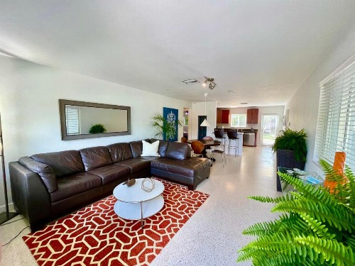 Peaceful 3 bed 2 Bath Home Close to Wilton Manors