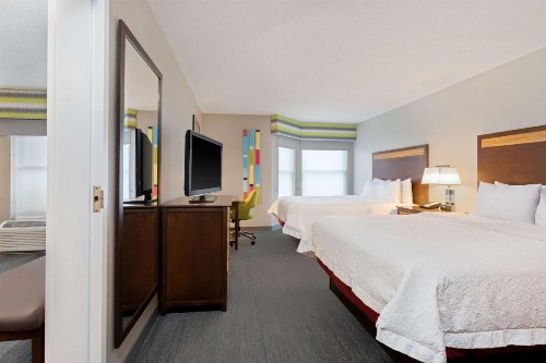 Hampton Inn & Suites Fort Myers Beach/Sanibel Gateway - image 5