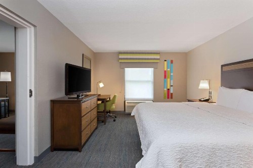 Hampton Inn & Suites Fort Myers Beach/Sanibel Gateway - image 7