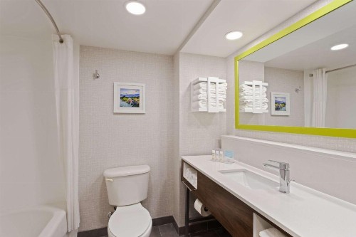 Hampton Inn & Suites Fort Myers Beach/Sanibel Gateway - image 9