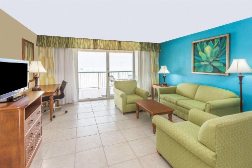 Wyndham Garden Fort Myers Beach - image 10