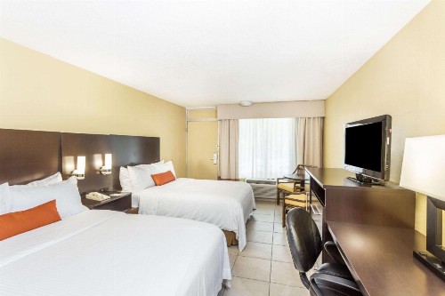 Wyndham Garden Fort Myers Beach - image 8