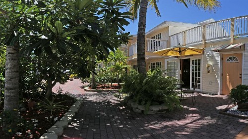 Manatee Bay Inn - image 10