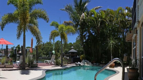 Manatee Bay Inn - image 7