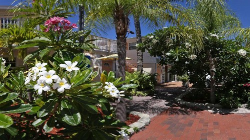 Manatee Bay Inn - image 8