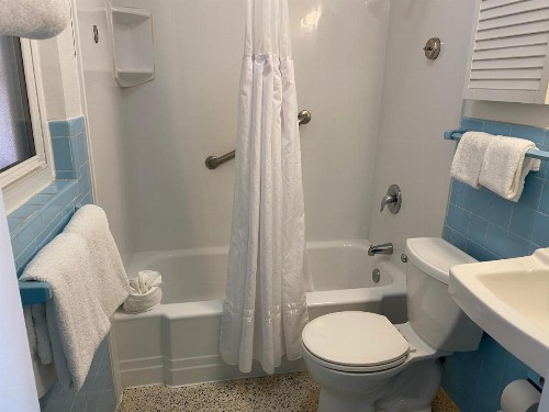 Beach Shell Inn - image 4