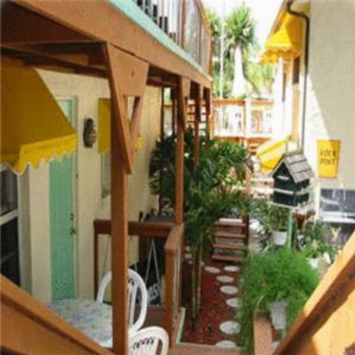 Sun Deck Inn & Suites - image 4
