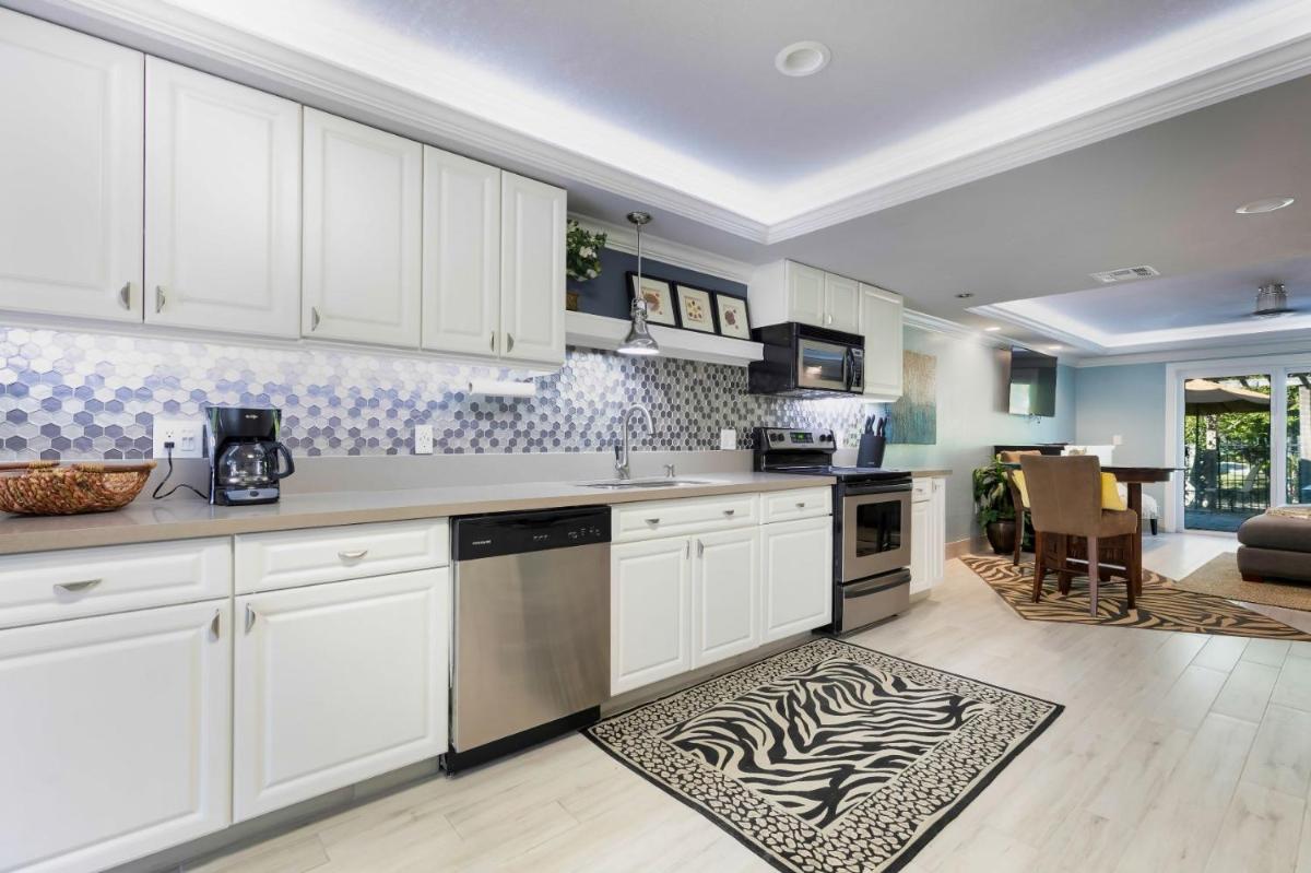 Island Hideaway Luxury Suites - image 4