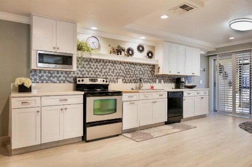 Island Hideaway Luxury Suites - image 14