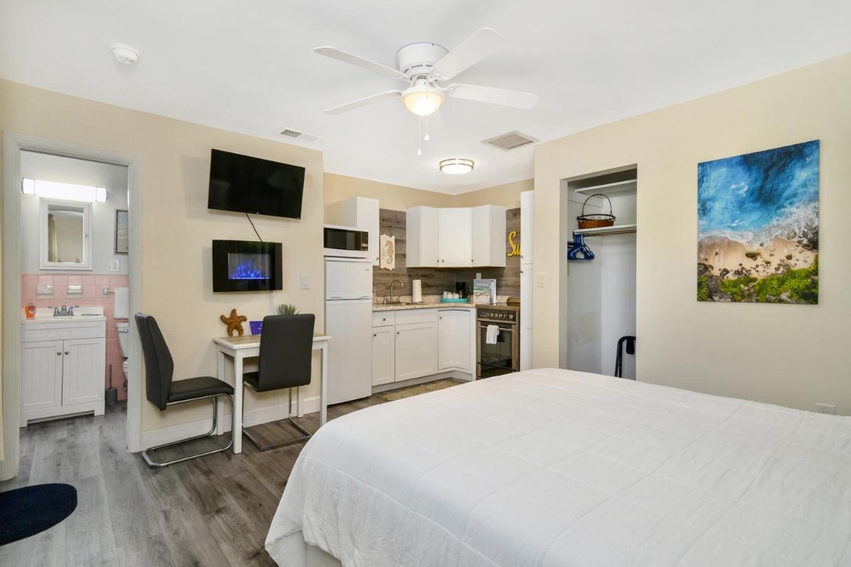 Latitude 26 Waterfront Boutique Resort - Fort Myers Beach - image 3