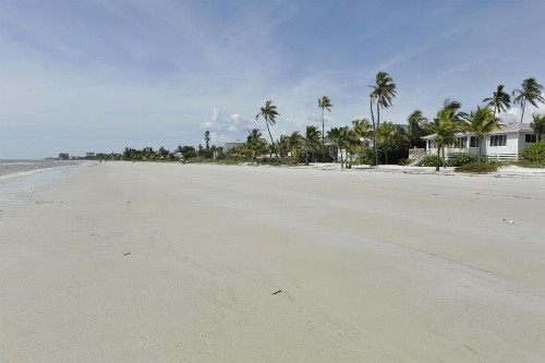 Tiki On The Beach - image 11