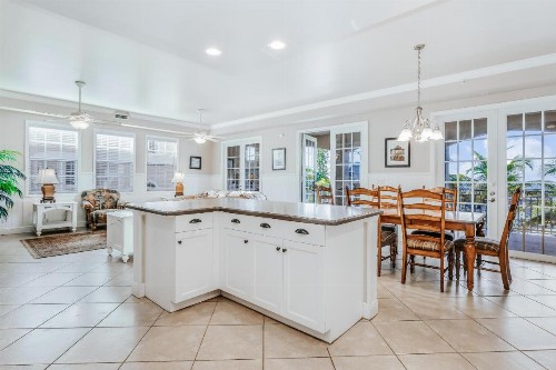 Whitecap Condo Beachfront Splendor - image 10