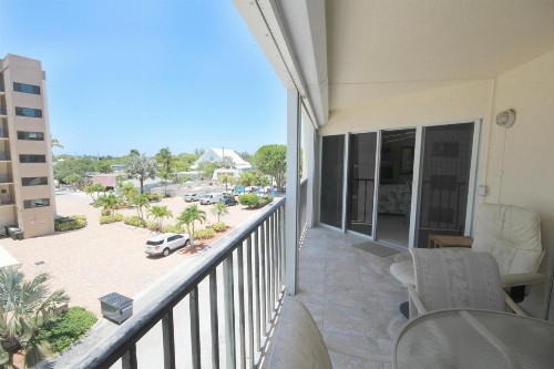 Island House Beach Club 3E - image 1