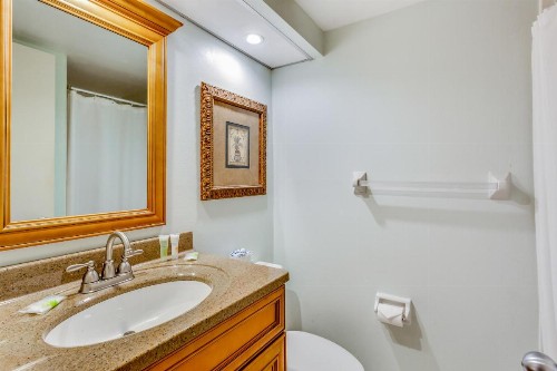 Ocean Breeze Condo - image 9