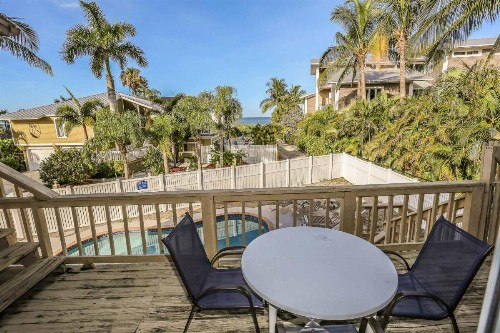 7900 Estero - image 10