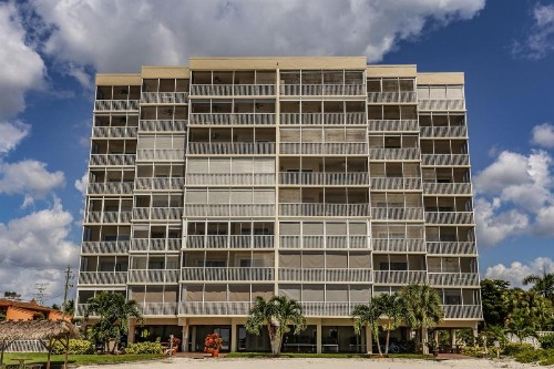 Gateway 399 - image 11