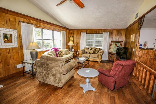 185 Mid Island - image 10