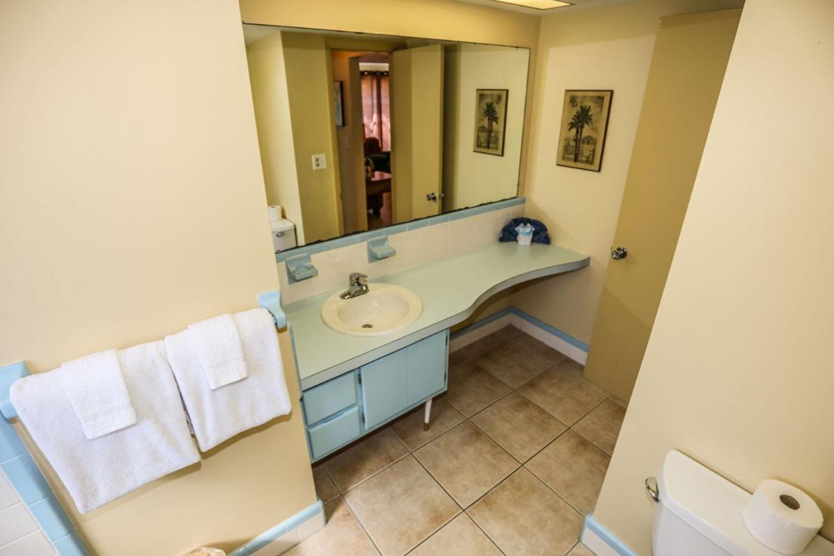 8297 Estero - image 4