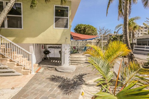2518 Estero - image 6