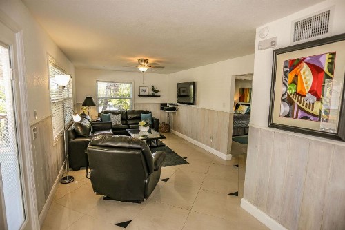 2553 Cottage - image 6
