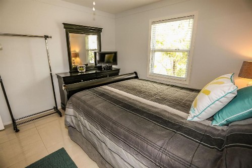 2553 Cottage - image 8