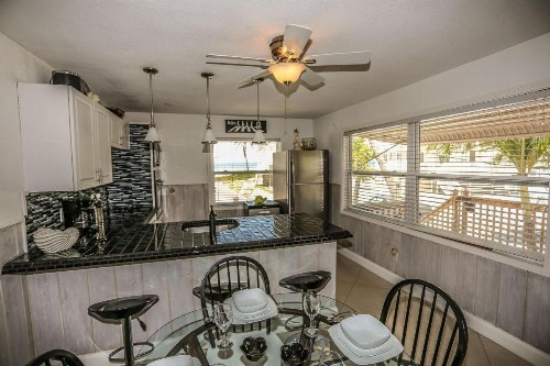 2553 Cottage - image 9