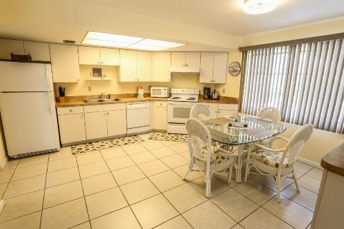 3561 Estero Blvd Manor - image 7