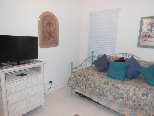 5400 Estero Blvd. - image 9