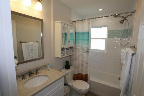 44 Fairview Blvd. - M - image 10