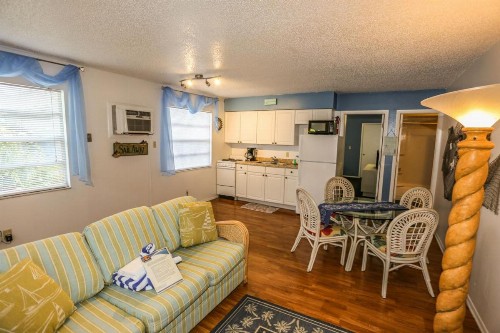 5583 Estero Blvd Iguana Mama's Beach House - image 8