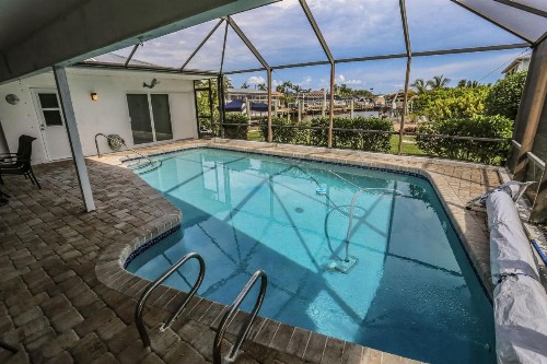 250 Albatross Street - image 1