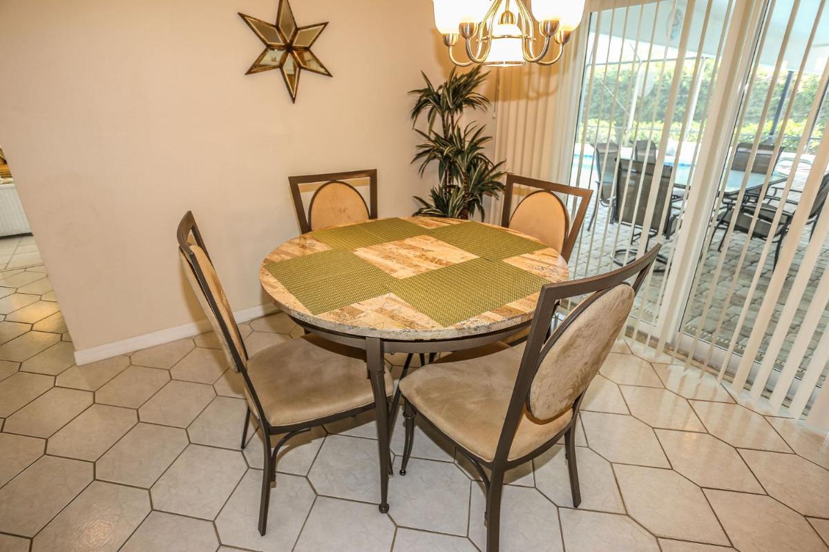 250 Albatross Street - image 6