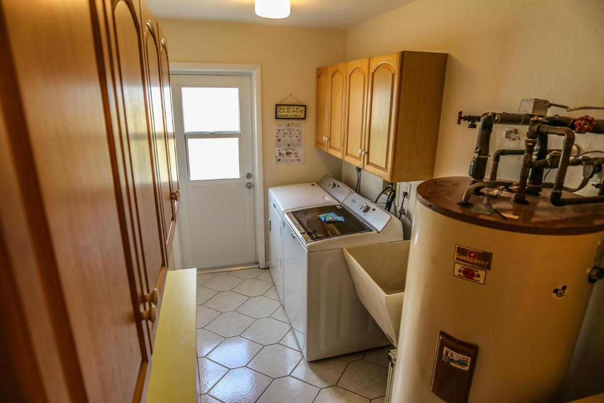 250 Albatross Street - image 7