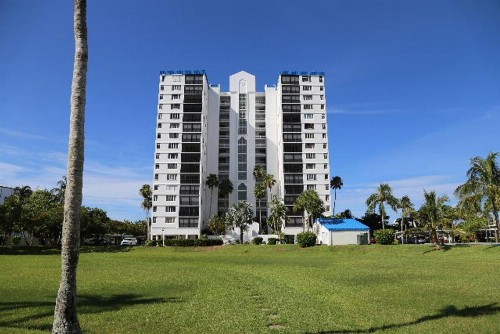 Ocean Harbor by Distinctive Beach Rentals
