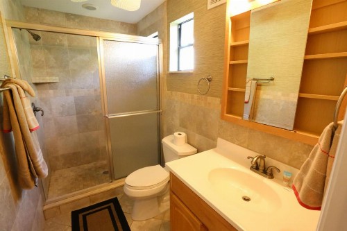 210 Miramar - image 10