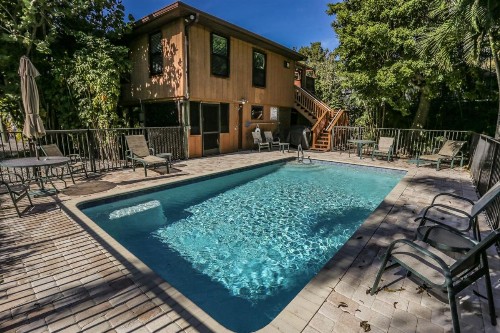 210 Miramar - image 12