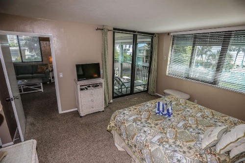 Caper Beach 212 - image 2
