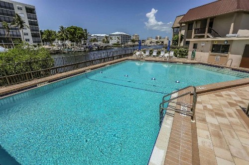 Estero Yacht & Racquet 122 - image 11