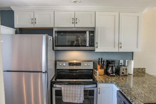 Castle Beach 303 - image 8