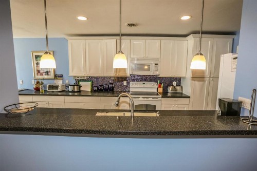 4000 Estero Blvd. - image 6