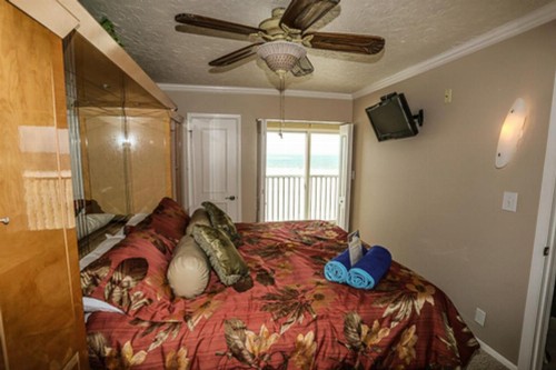 Castle Beach 406 - image 12