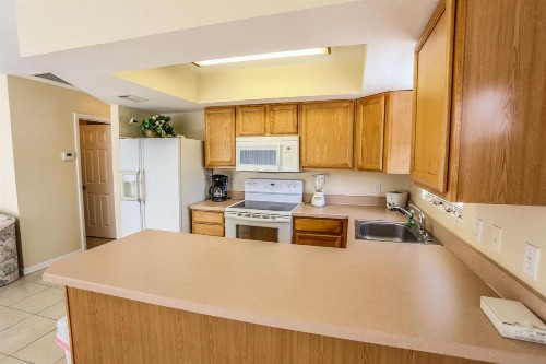 106 Tropical Shores Manor - image 11
