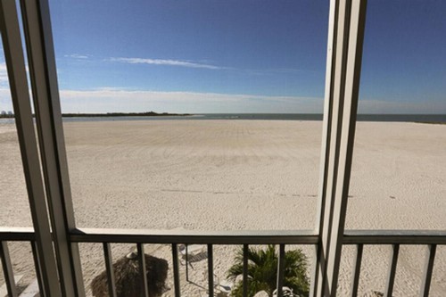Castle Beach 204 - image 8
