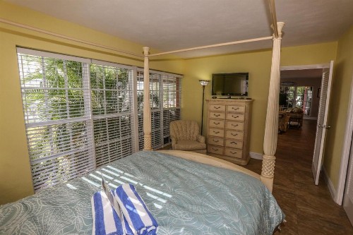 271 Ibis Street - image 2