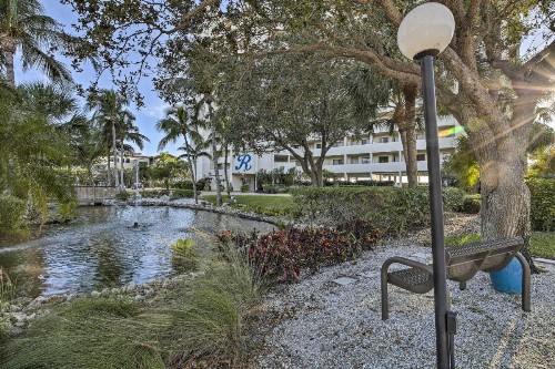 Luxe Beachfront Family Condo with Pool Access and Views - image 7