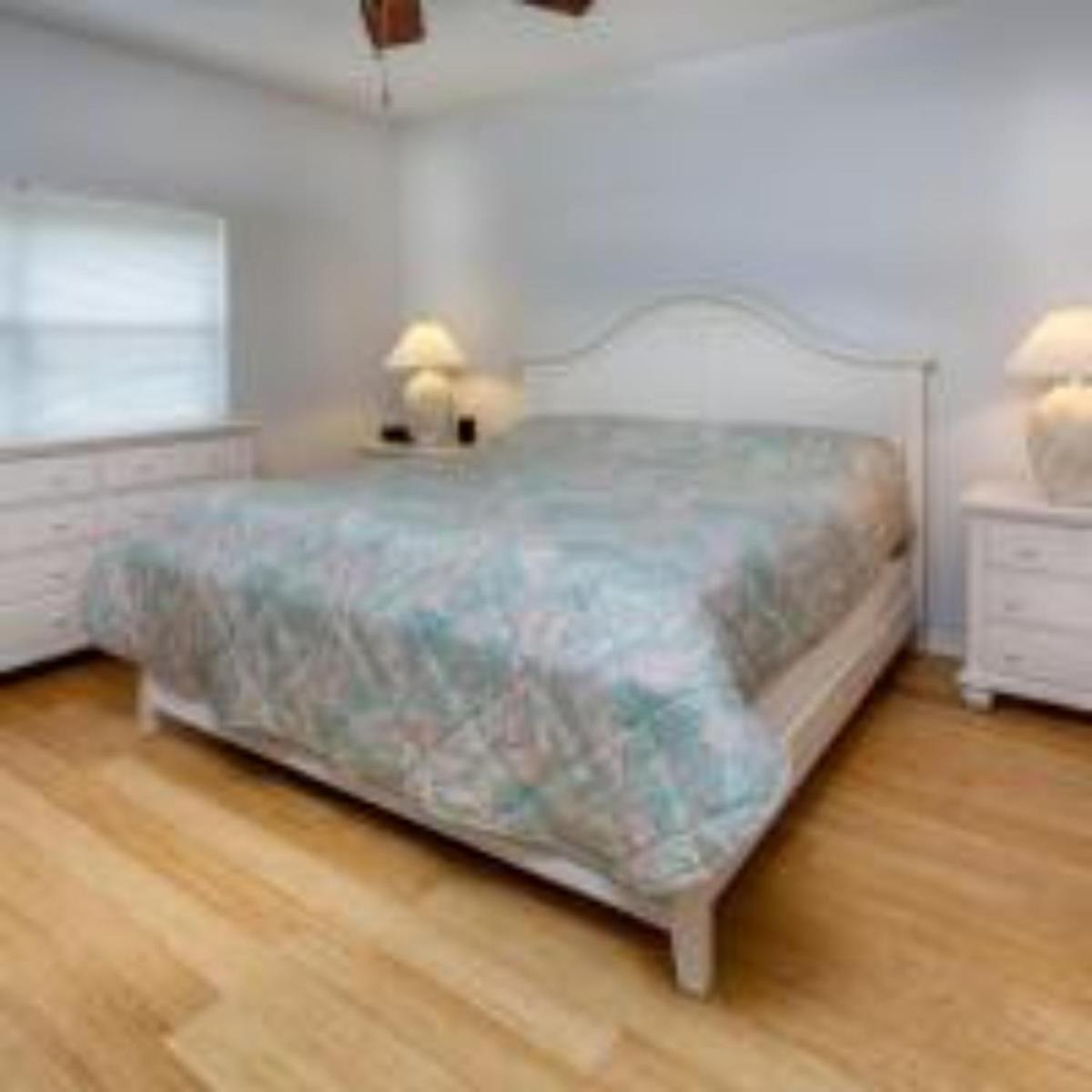 Ernie & Rose's Fort Myers Beach Condo - Monthly - image 7