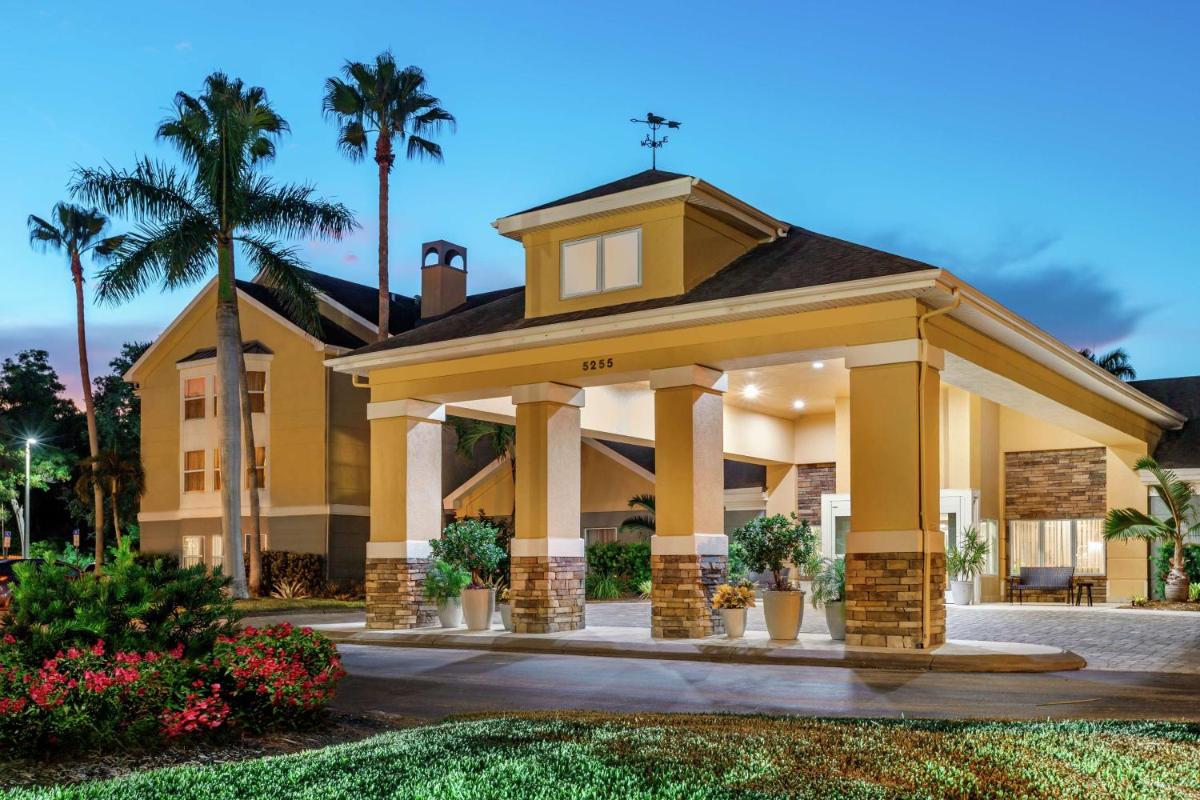 Homewood Suites by Hilton Fort Myers - image 3